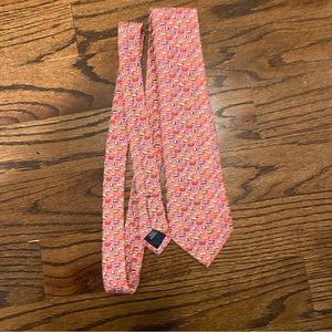 Vineyard Vines derby tie
